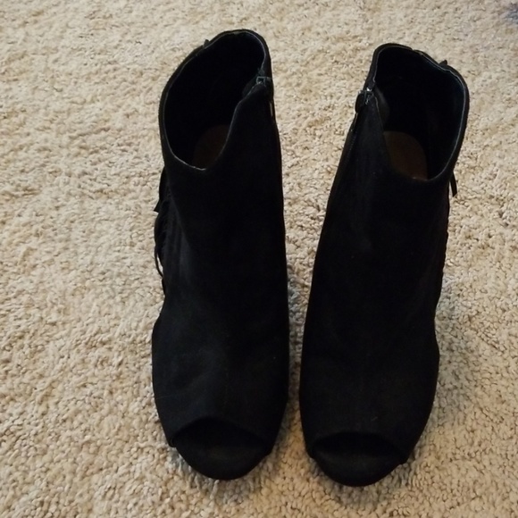 Size 7 Qupid Fringe Booties - Picture 2 of 5